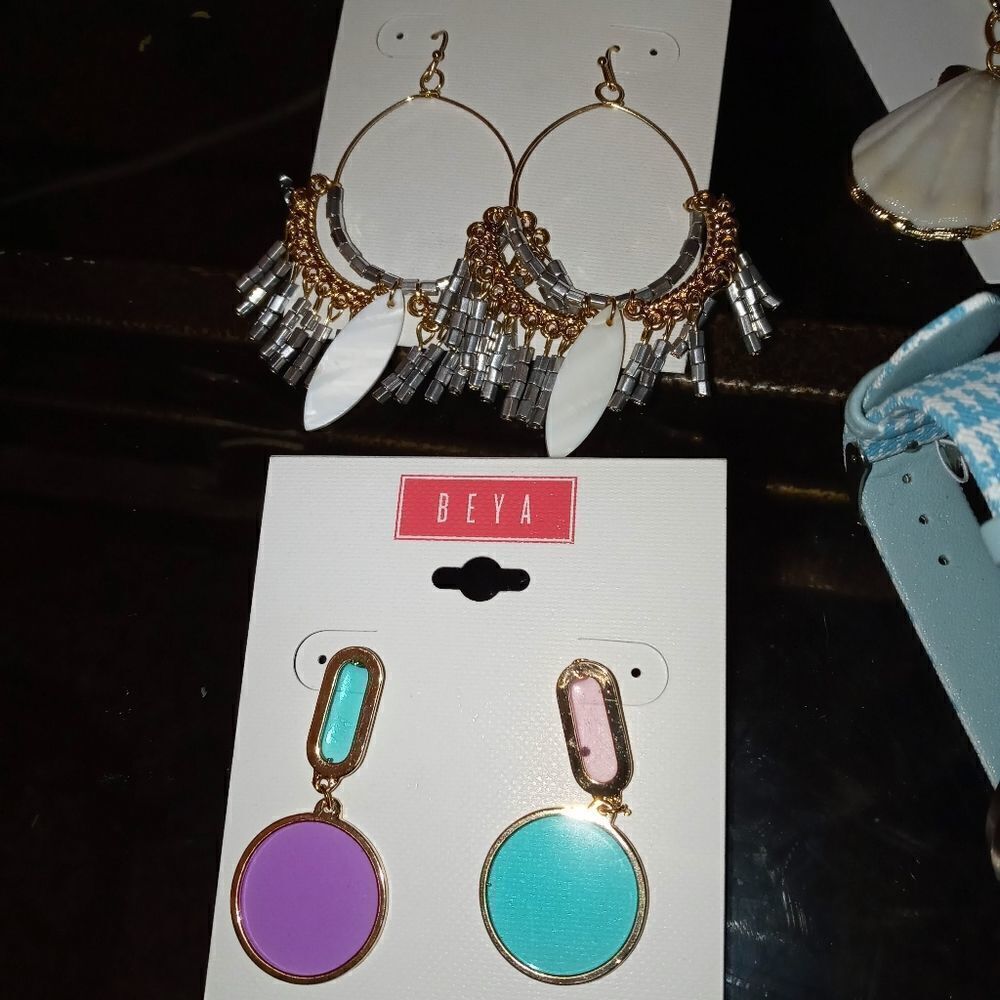 Jewelry bundle  - Picture 4 of 10